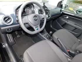 Volkswagen Up (2018) thumbnail 8
