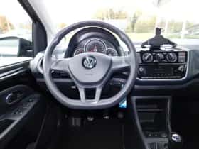 Volkswagen Up (2018) thumbnail 9