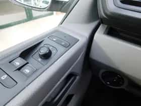 Volkswagen Transporter (2021) thumbnail 18