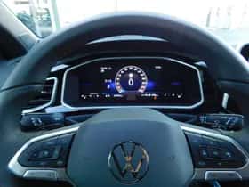 Volkswagen T-Roc (2025) thumbnail 17
