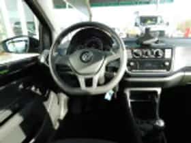 Volkswagen Up (2017) thumbnail 35