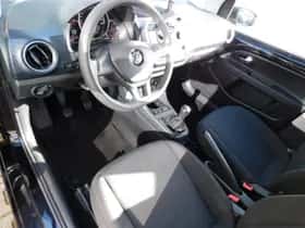 Volkswagen Up (2017) thumbnail 8