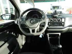 Volkswagen Up (2017) thumbnail 9