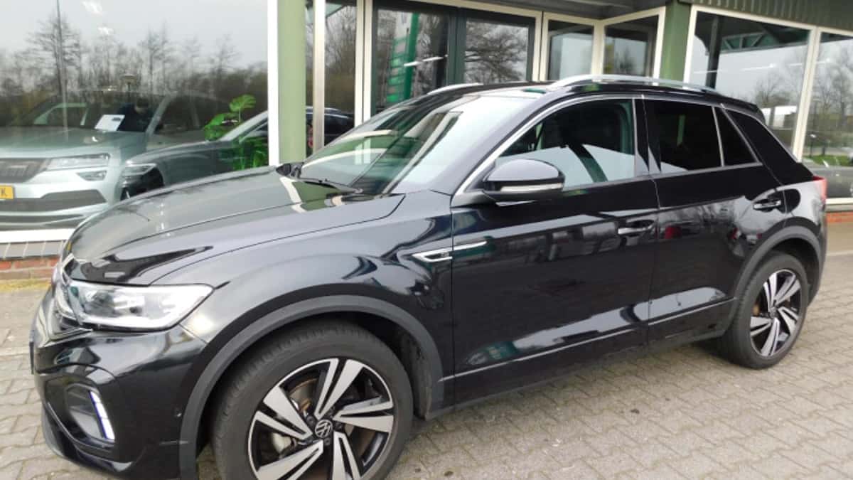Volkswagen T-Roc (2023) — foto 1