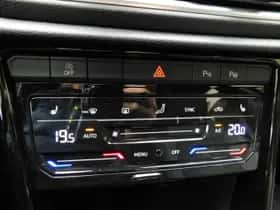Volkswagen T-Roc (2023) thumbnail 25