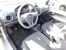 Volkswagen Up thumbnail 6