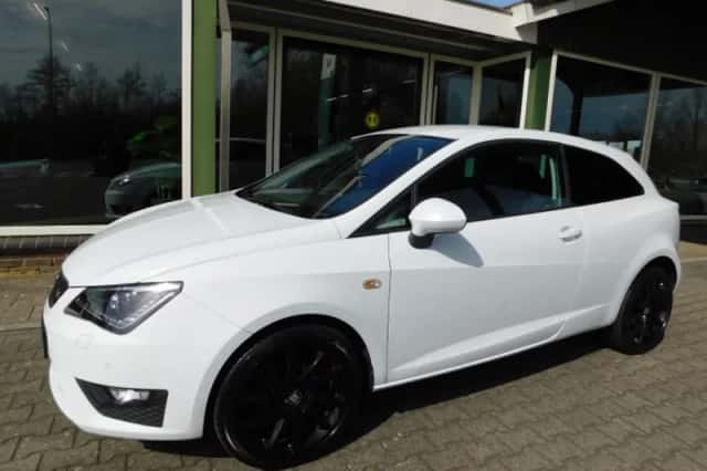 SEAT Ibiza (2016) thumbnail 1