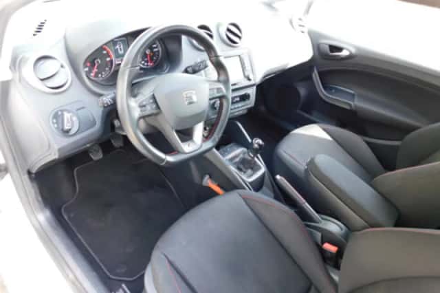 SEAT Ibiza (2016) thumbnail 2