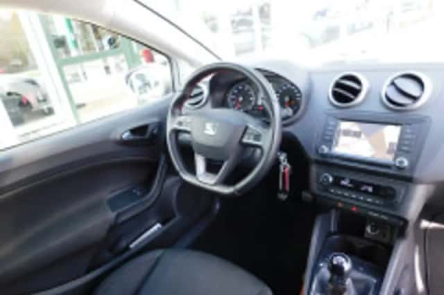 SEAT Ibiza (2016) thumbnail 3