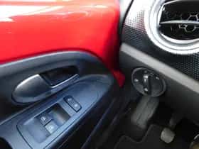 Volkswagen Up (2023) thumbnail 19