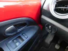 Volkswagen Up (2023) thumbnail 44