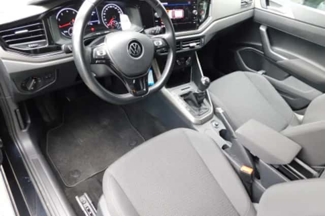 Volkswagen Polo (2021) thumbnail 2