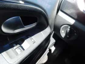 Volkswagen Up (2021) thumbnail 18