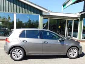 Volkswagen Golf (2015) thumbnail 10