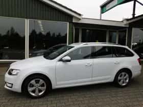 Škoda Octavia (2015) thumbnail 11
