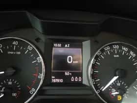 Škoda Octavia (2015) thumbnail 17