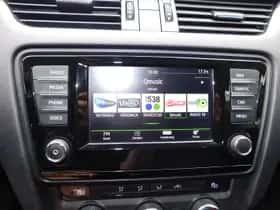 Škoda Octavia (2015) thumbnail 19