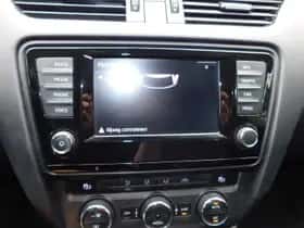 Škoda Octavia (2015) thumbnail 20
