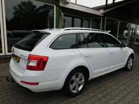 Škoda Octavia (2015) thumbnail 27