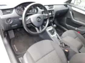 Škoda Octavia (2015) thumbnail 35