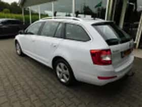 Škoda Octavia (2015) thumbnail 41