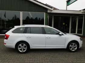 Škoda Octavia (2015) thumbnail 65