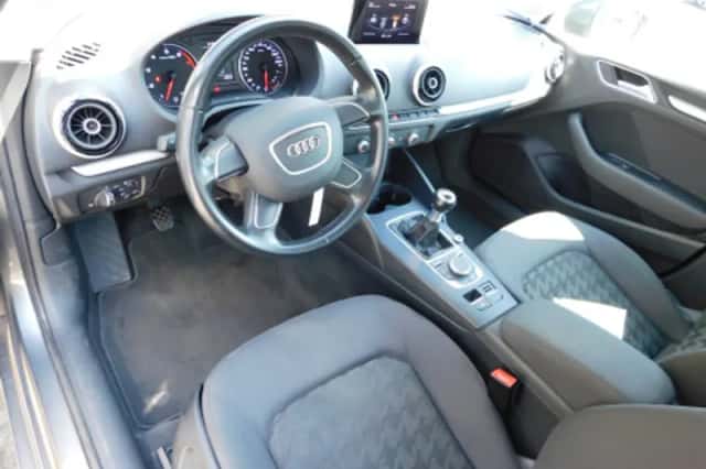Audi A3 (2015) thumbnail 2