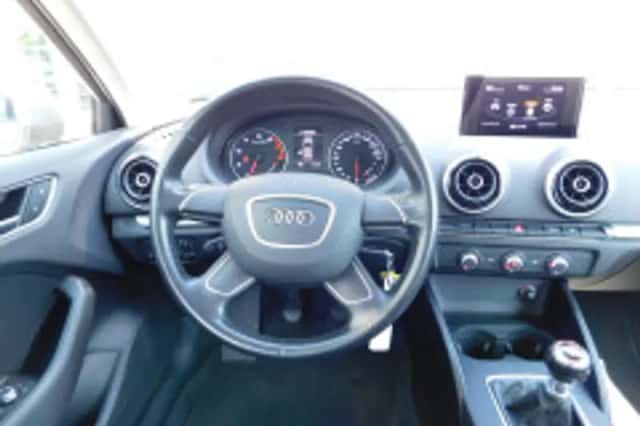 Audi A3 (2015) thumbnail 3