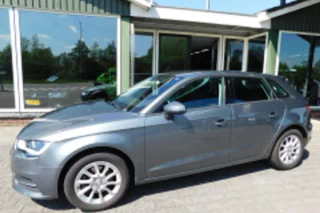 Audi A3 (2015) thumbnail 5
