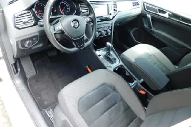 Volkswagen Golf-sportsvan (2016) thumbnail 2