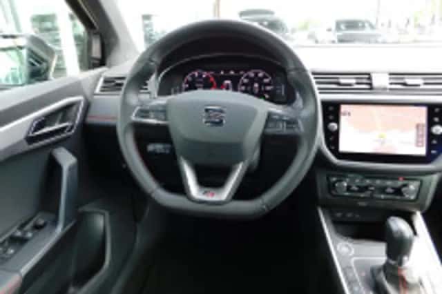 SEAT Arona (2019) thumbnail 3
