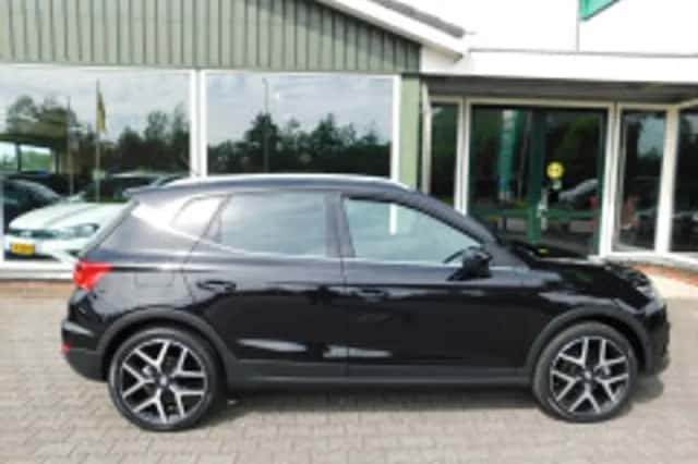 SEAT Arona (2019) thumbnail 4