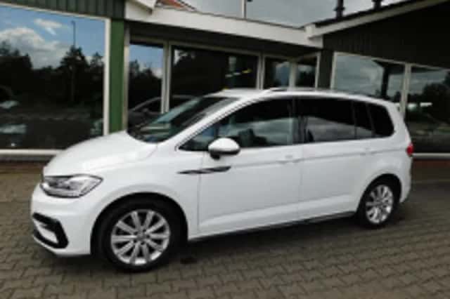 Volkswagen Touran (2017) thumbnail 5