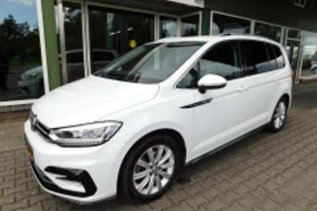 Volkswagen Touran (2017) thumbnail 6
