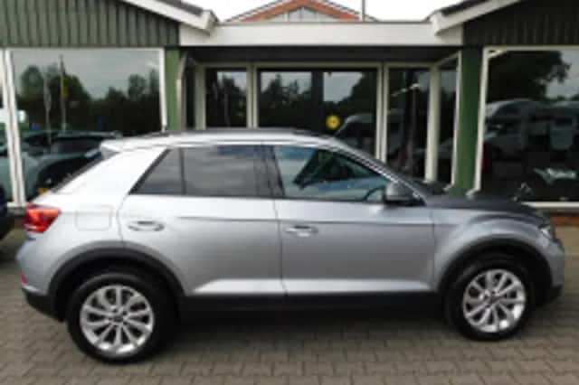 Volkswagen T-Roc (2025) thumbnail 4