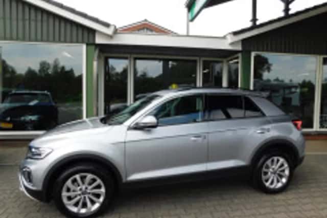 Volkswagen T-Roc (2025) thumbnail 5