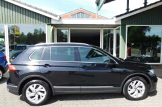 Volkswagen Tiguan (2021) thumbnail 4