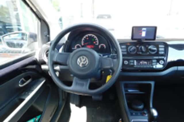 Volkswagen Up (2014) thumbnail 3