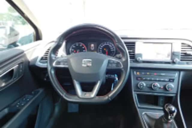 SEAT Leon (2016) thumbnail 3