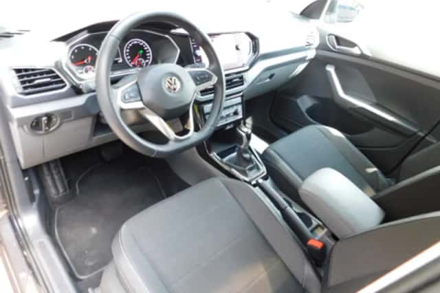 Volkswagen T-Cross (2019) thumbnail 2