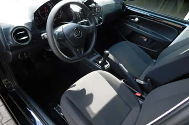 Volkswagen Up (2021) thumbnail 2