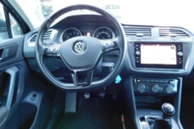 Volkswagen Tiguan (2019) thumbnail 3