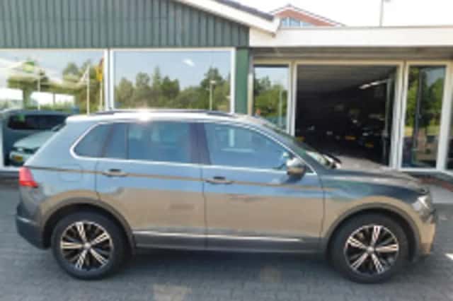 Volkswagen Tiguan (2019) thumbnail 4