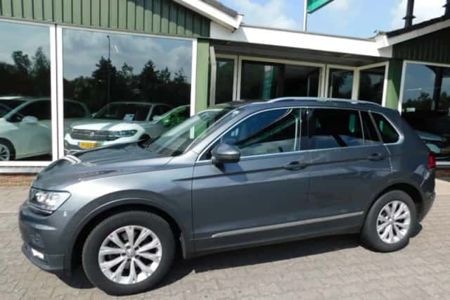 Volkswagen Tiguan (2019) thumbnail 1