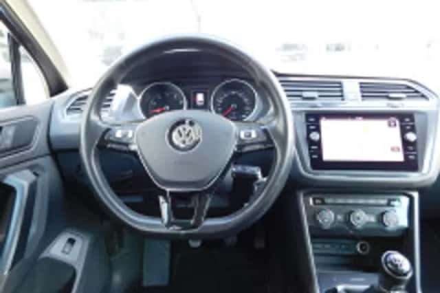 Volkswagen Tiguan (2019) thumbnail 3