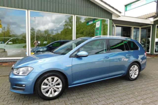 Volkswagen Golf (2016) thumbnail 1
