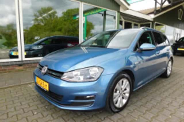 Volkswagen Golf (2016) thumbnail 6