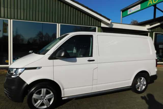 Volkswagen Transporter (2021) thumbnail 1