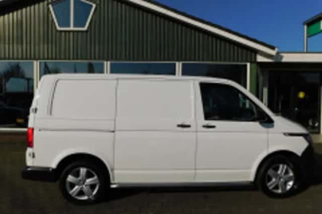 Volkswagen Transporter (2021) thumbnail 4