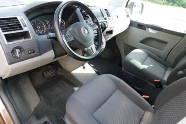 Volkswagen Transporter (2015) thumbnail 2